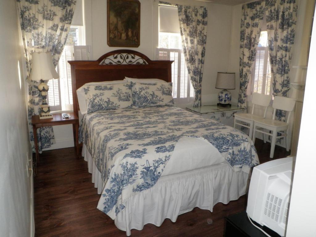 The Tilton Inn Room photo